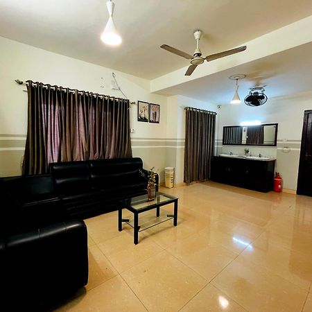 Appartement Orkuz Residency à Kochi Extérieur photo