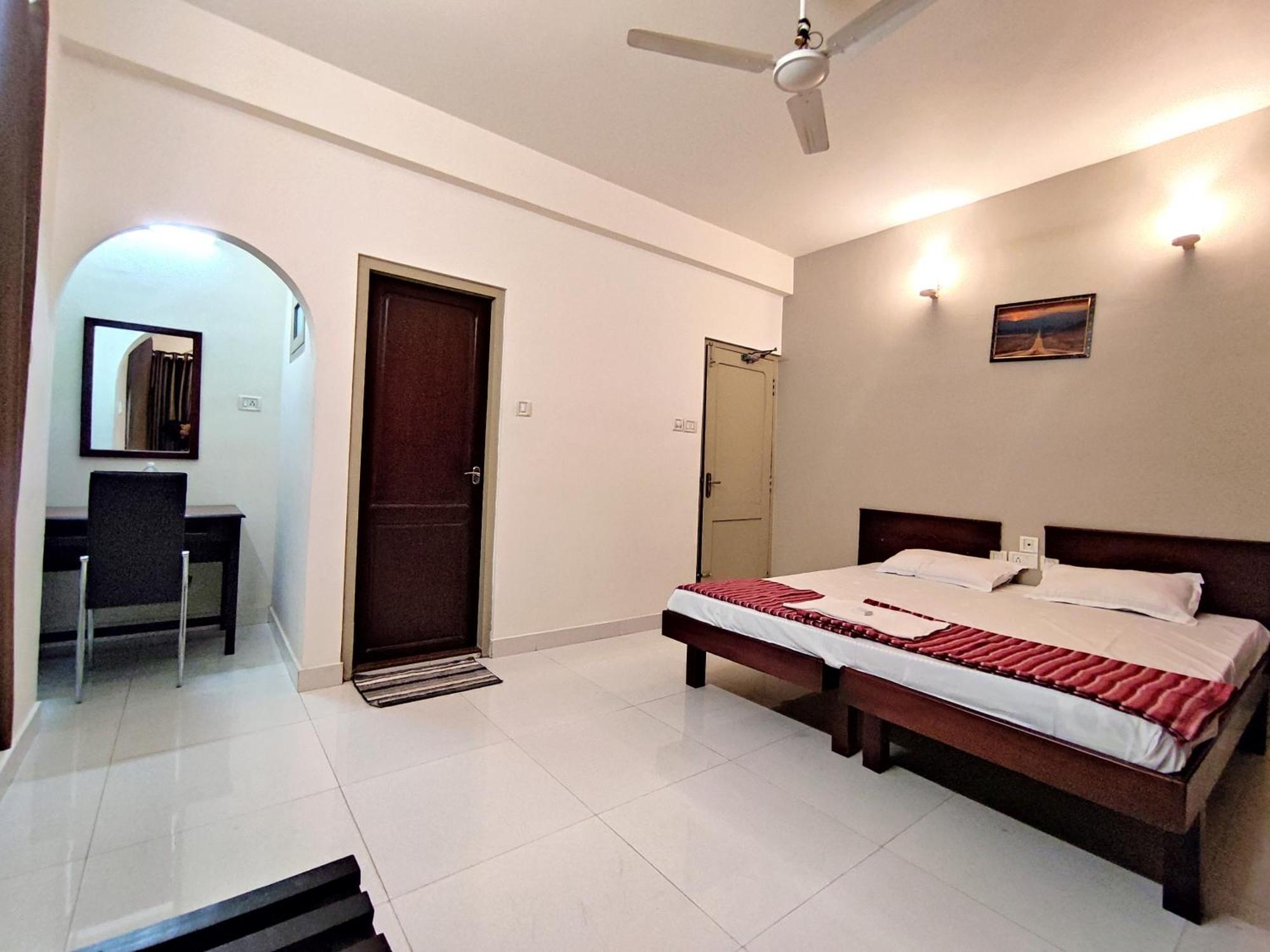 Appartement Orkuz Residency à Kochi Extérieur photo